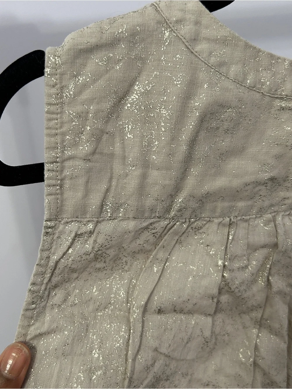 Unbranded Linen Blend Shimmer Detail Vneck Sleeveless Blouse Size XL - “Meline”